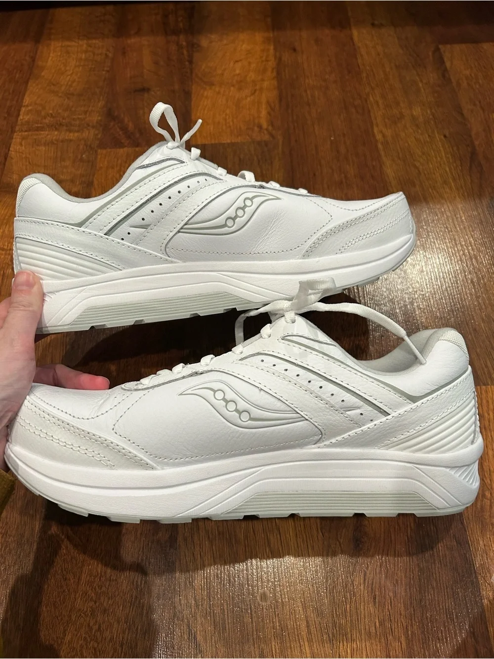 Saucony Echelon Walker 3 Mens Triple White X Wide Walking Shoes Size 10 NEW